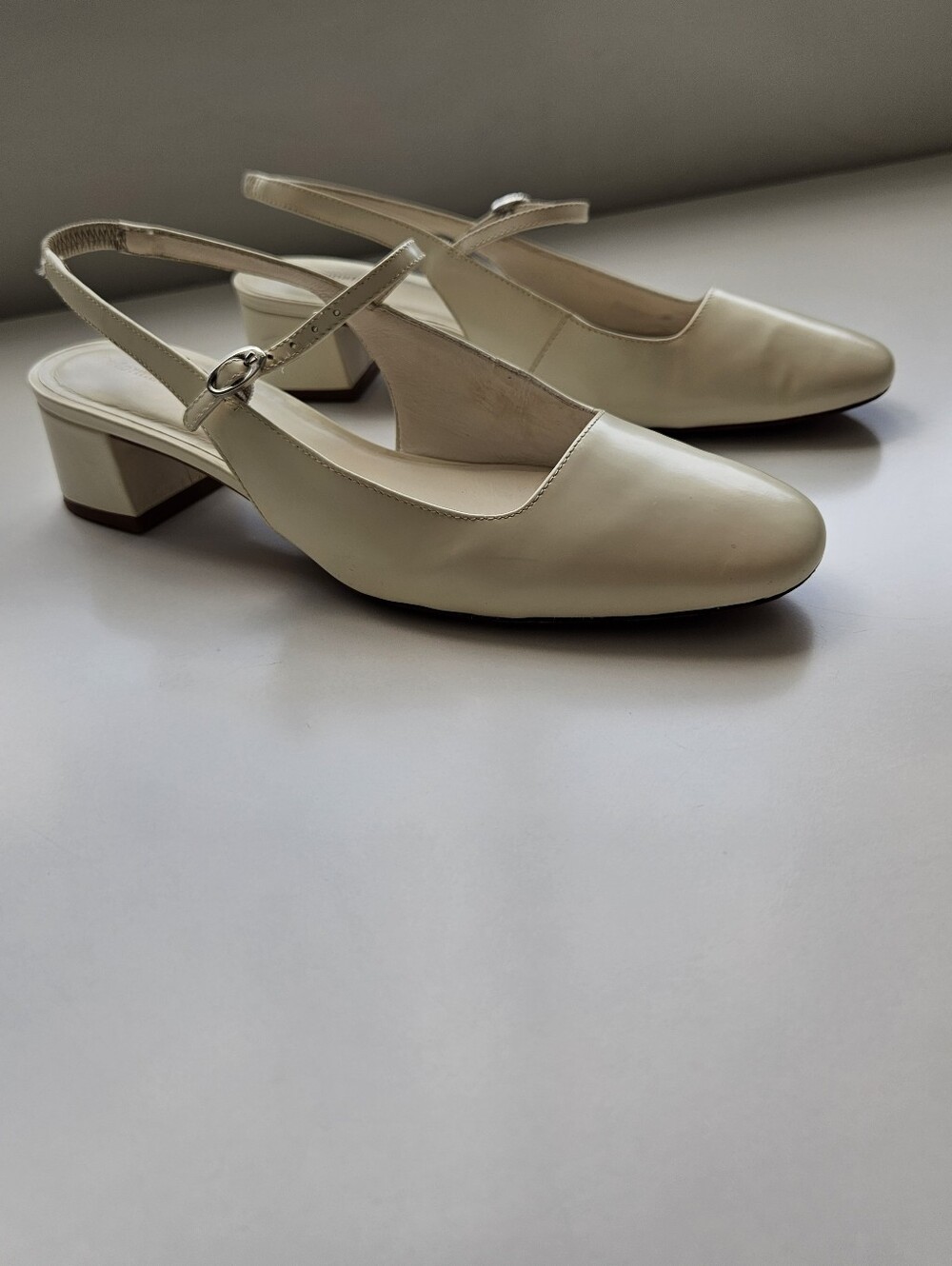 Reformation Maddox Cream Patent Leather Slingback Low Block Heel Round Toe Shoes - Picture 10 of 16